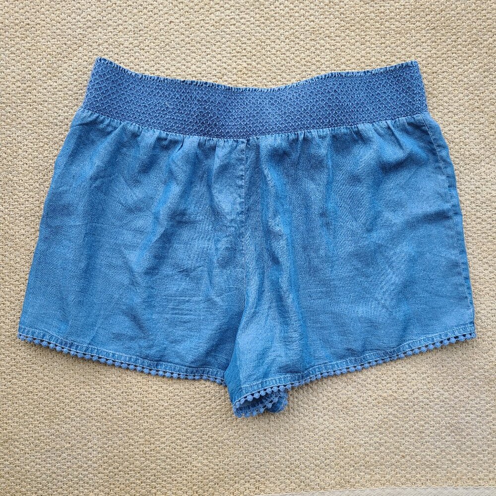 Lauren Conrad - Flowy Boho Chambray Shorts‎